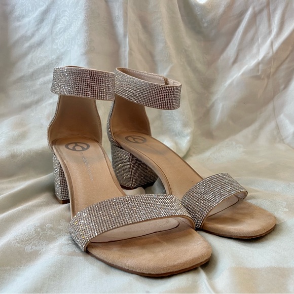 Wishbone Collection Addison heels - Picture 3 of 5